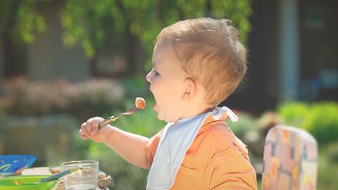 Cómo lograr una alimentación saludable de tu niño